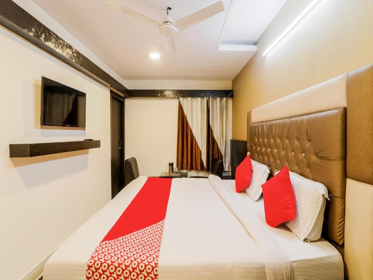 Oyo 79765 Hotel Samrat ラクナウ エクステリア 写真