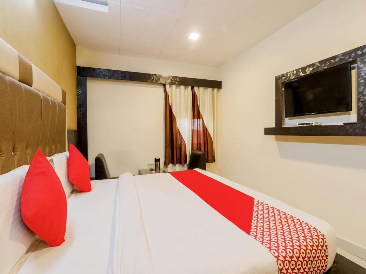 Oyo 79765 Hotel Samrat ラクナウ エクステリア 写真