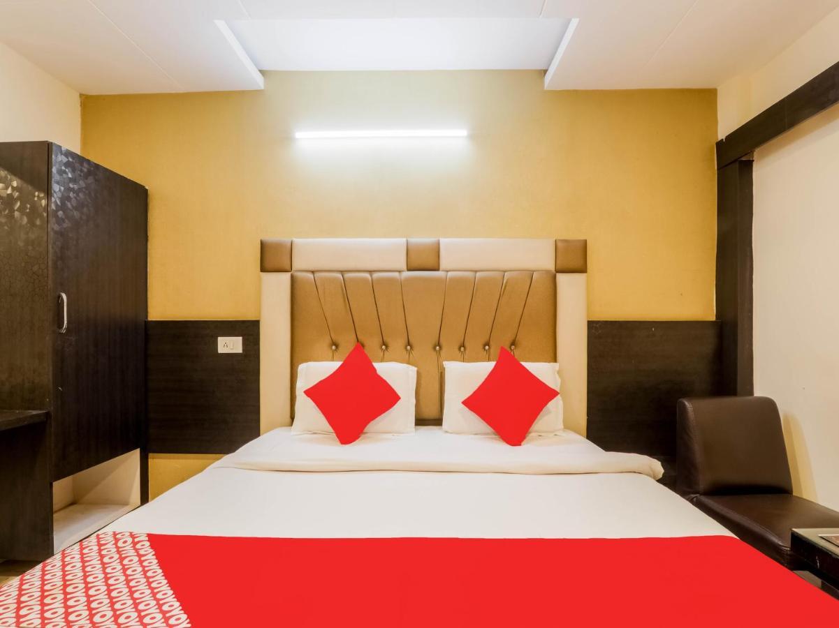 Oyo 79765 Hotel Samrat ラクナウ エクステリア 写真