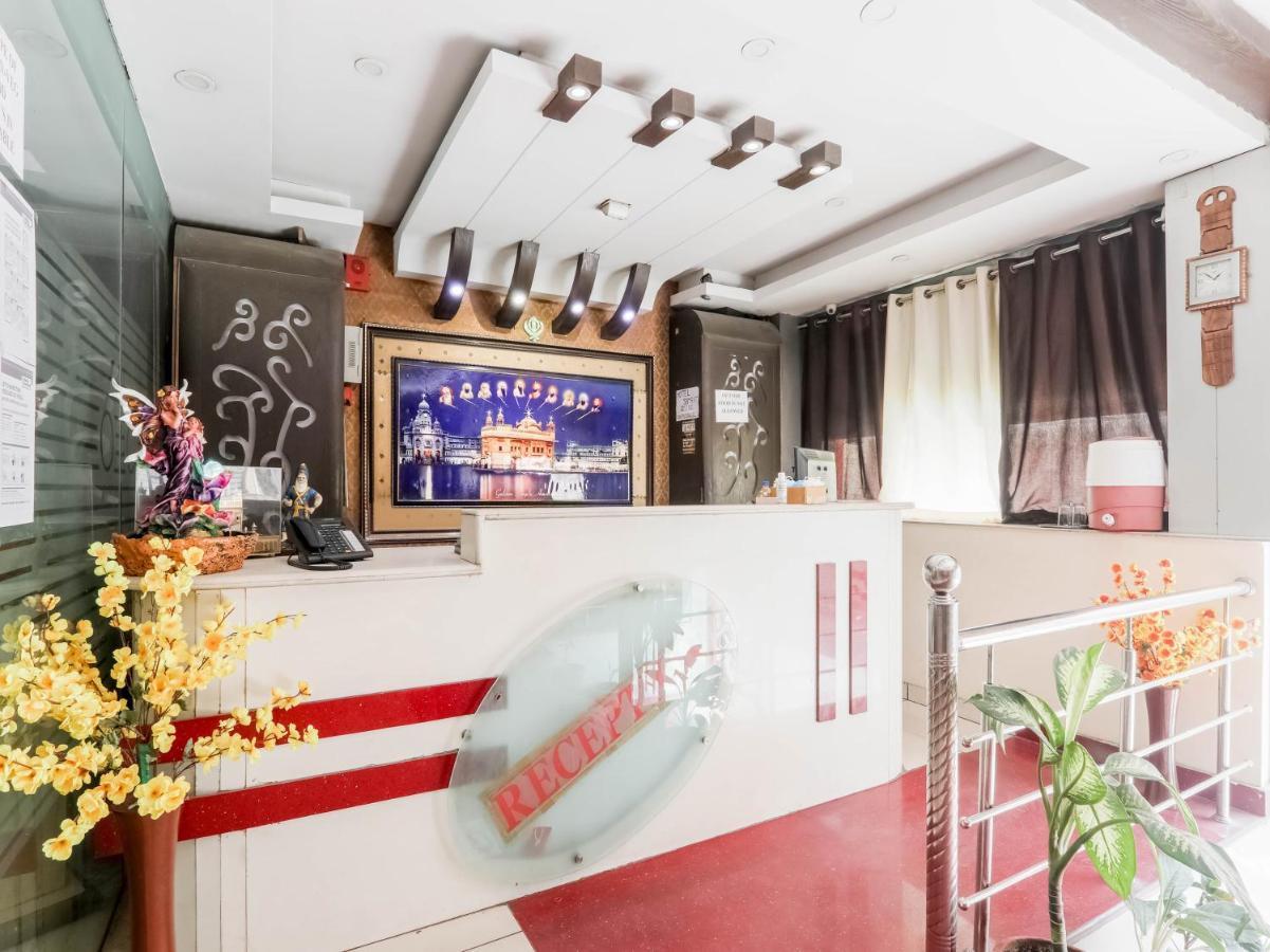 Oyo 79765 Hotel Samrat ラクナウ エクステリア 写真