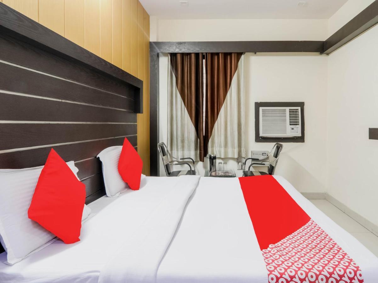 Oyo 79765 Hotel Samrat ラクナウ エクステリア 写真